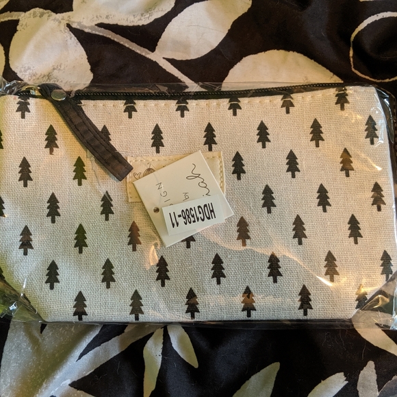 Tree print cosmetic bag - Picture 3 of 3